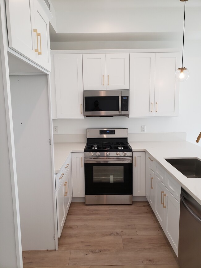 3425 edgehill dr los angeles ca kitchen