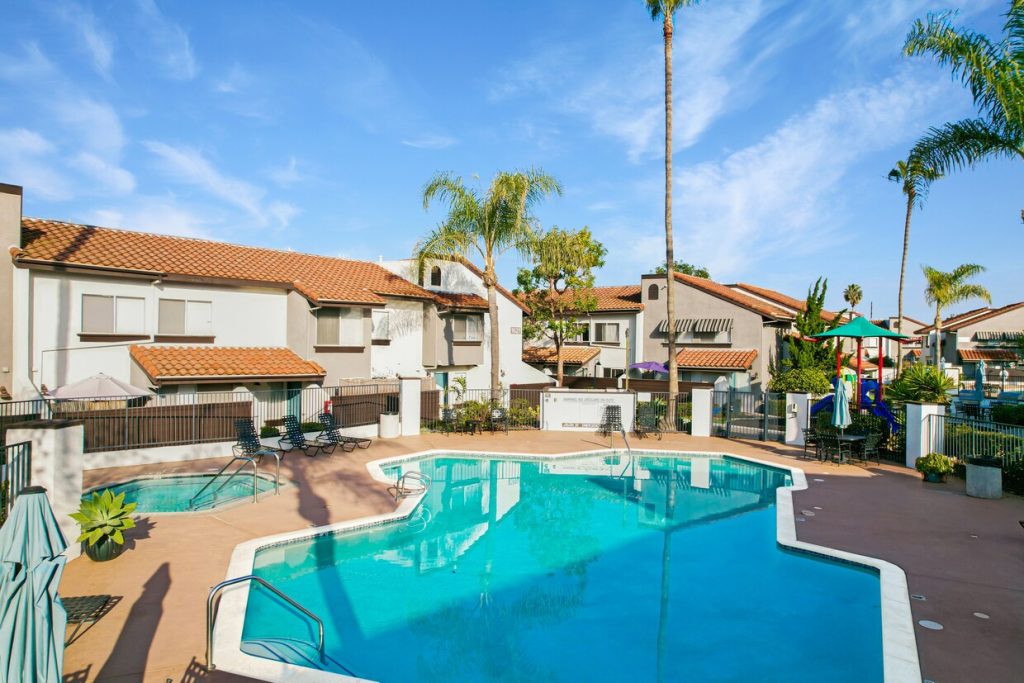 Departamentos en Renta en 1625 W Pacific Coast Hwy, Wilmington, California CA 90744 (12)