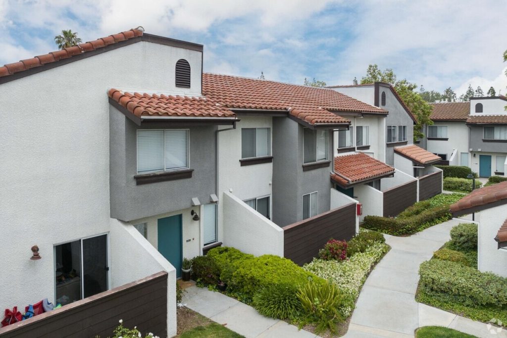 Departamentos en Renta en 1625 W Pacific Coast Hwy, Wilmington, California CA 90744 (4)