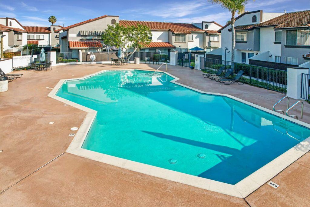 Departamentos en Renta en 1625 W Pacific Coast Hwy, Wilmington, California CA 90744 (5)