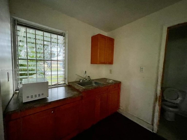 Casa en Renta 7305 NW 17th Ct Miami, FL 33147 Gladeview
