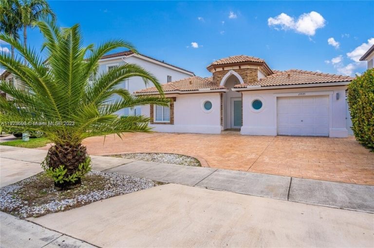 Casa en Renta en 15535 SW 10th St Miami Dade County Florida