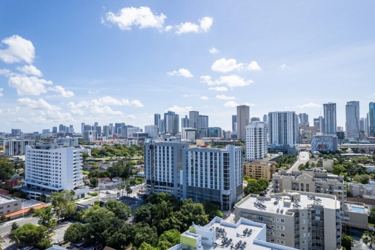 Departamento en 35 SW Ave Miami Fl 33130 Ram Miami River South LLC
