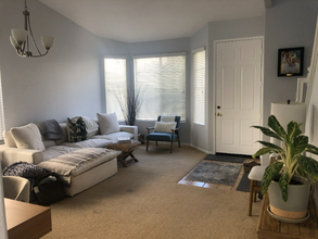 Casa en Renta Alquiler en California Carlsbad 633 Capstan Dr 3