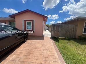 11012-sw-162nd-terrace-miami-fl-foto-principal