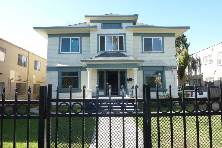 Casa en RENTA en California Los Angeles South Central LA 1155 W 36th St