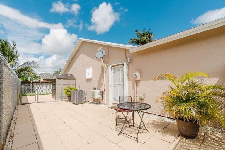Casa en RENTA en Florida Miami/Dade Homestead/South Dade 13743 SW 282nd Terrace