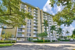 2000-ne-135th-st-north-miami-fl-foto-principal