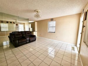 4596-e-8th-ct-hialeah-fl-foto-del-edificio