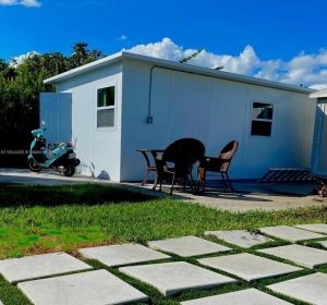 imgi_23_14811-sw-153rd-terrace-miami-fl-foto-del-edificio
