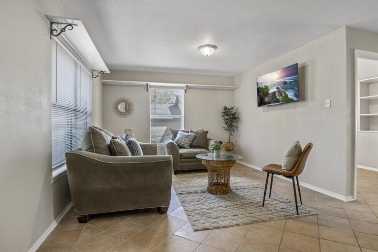 Habitacion Casa en RENTA en Texas Bexar County San Antonio Northwest Side 14102 N Hills Village Dr