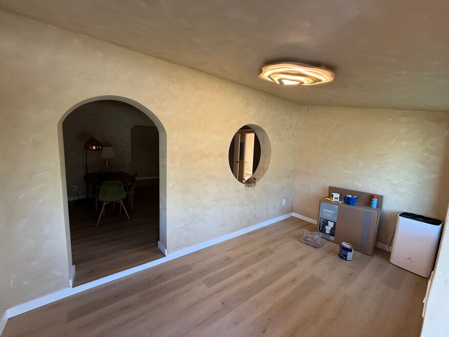 1431-nw-26th-st-miami-fl-main-entrance-foyer