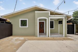 2061-nw-27th-st-miami-fl-foto-del-edificio