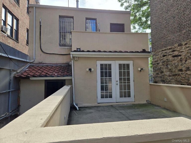 Casa en RENTA en New York Bronx County The Bronx Fordham Manor 2567 Poe Pl