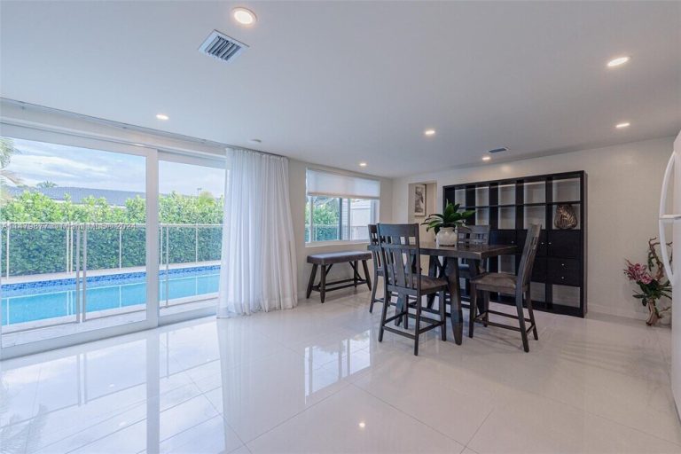 Casa en RENTA en Florida Miami/Dade County Coral Gables Flagami 521 SW 40th Ct