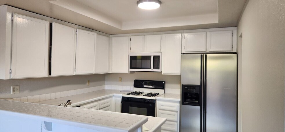 wgreat-location-3-bed-2-12-bath-town-h-chula-vista-ca-foto-del-edificio
