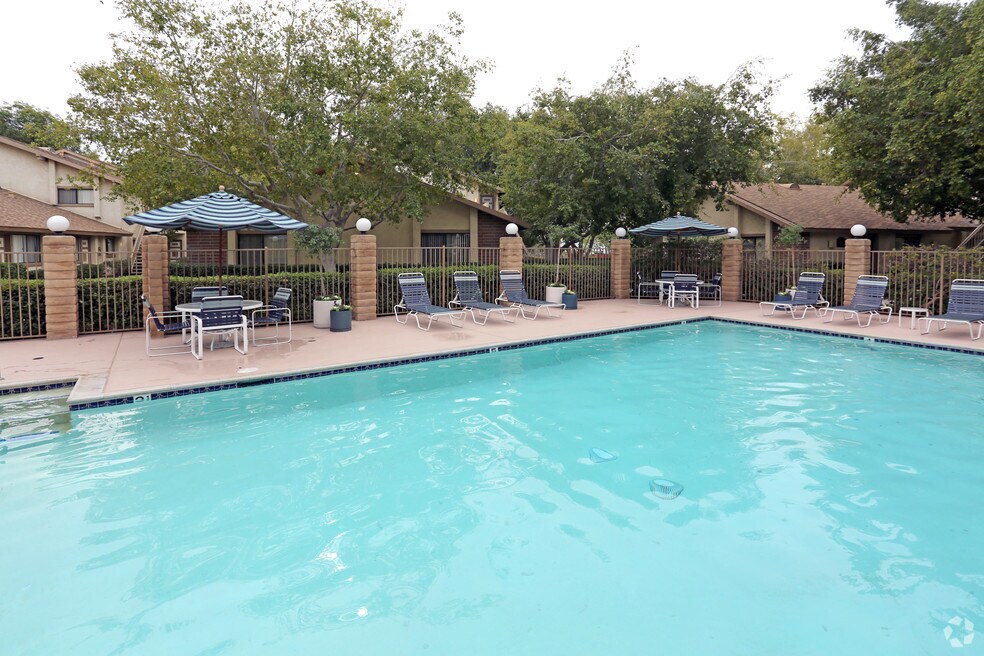 foxwood-30-day-rentals-san-diego-ca-piscina
