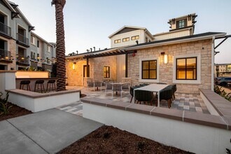 imgi_128_artisan-at-the-village-of-escaya-chula-vista-ca-foto-del-edificio