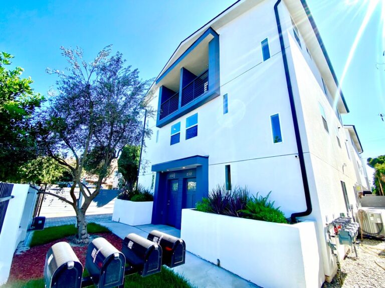 Casas adosadas California Los Angeles County Los Angeles Southeast Los Angeles $599 Precio mensual