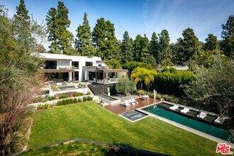 imgi_142_1231-lago-vista-dr-beverly-hills-ca-foto-del-edificio