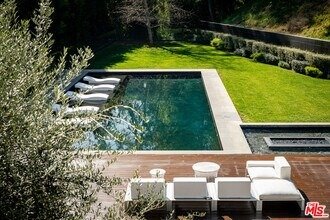 imgi_144_1231-lago-vista-dr-beverly-hills-ca-foto-del-edificio