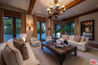 imgi_150_1550-amalfi-dr-los-angeles-ca-foto-del-edificio