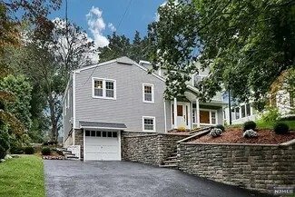 imgi_27_28-princeton-pl-glen-rock-nj-building-photo