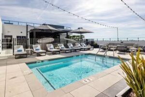 imgi_106_venue-residences-los-angeles-ca-piscina-en-la-azotea