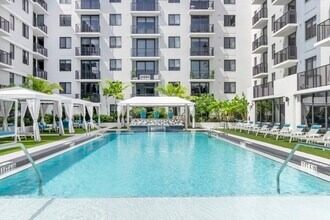 alameda-west-west-miami-fl-foto-del-edificio-2
