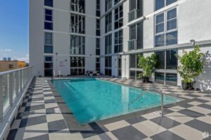 Author Profile 4 ram-miami-river-south-apartments-miami-fl-piscina-de-la-torre-sur