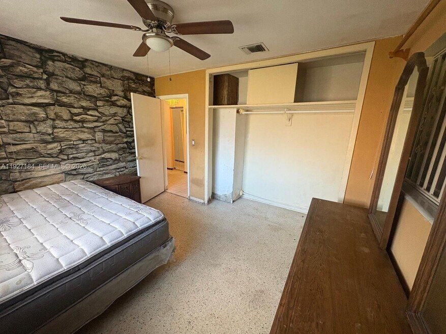 1001-nw-202nd-st-miami-fl-foto-principal