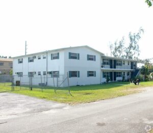 1070-nw-95th-ter-miami-fl-foto-principal
