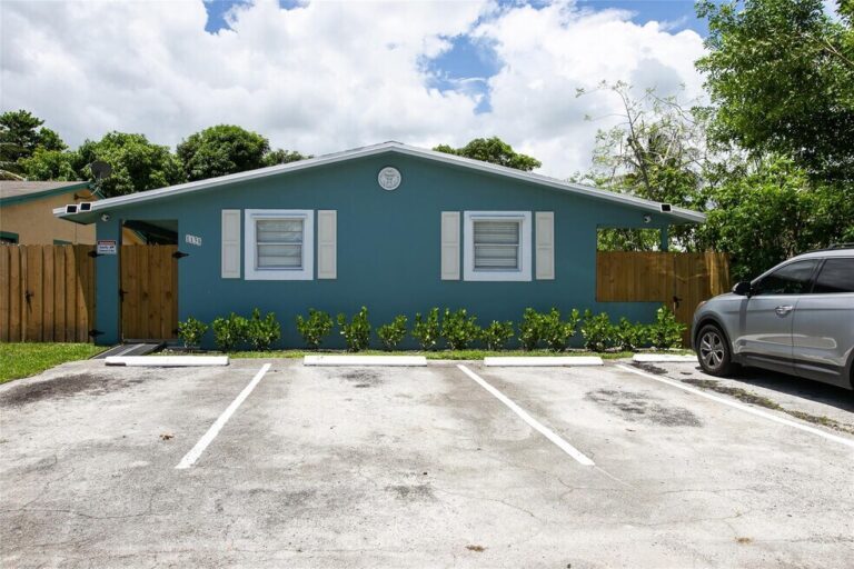 Casa en Renta, Townhomes Florida Broward County Fort Lauderdale South Middle River, 1135 NW 6th Ave, Fort Lauderdale, FL 33311