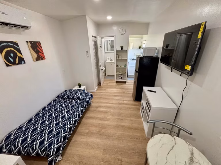 RENTA HABITACIONES, Florida Broward County Hollywood Boulevard Heights-West Hollywood $900 Precio mensual total 1321 N 69th Way Unidad RM#1, Hollywood, FL 33024