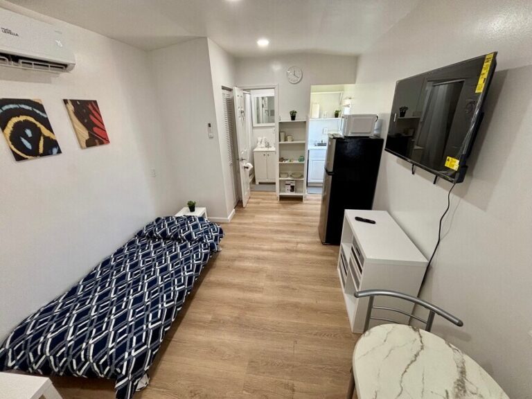 RENTA HABITACIONES, Florida Broward County Hollywood Boulevard Heights-West Hollywood $900 Precio mensual total 1321 N 69th Way Unidad RM#1, Hollywood, FL 33024
