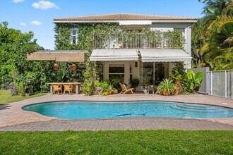 avenida-alegre-west-palm-beach-fl-building-photo-9