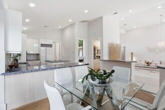 isle-brook-ct-wellington-fl-building-photo-11