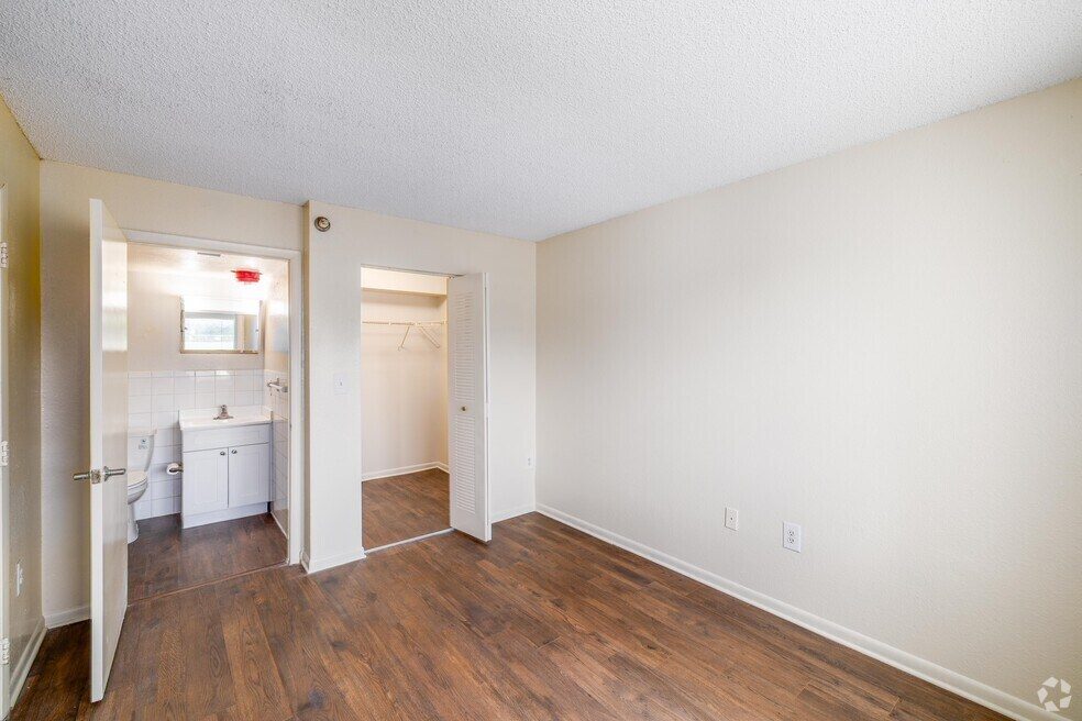 park-city-miami-fl-3-habitaciones-2-baos-1011-pies-cuadra