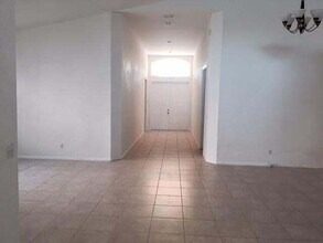 Author Profile 86 tuscany-dr-royal-palm-beach-fl-foto-del-edificio-4