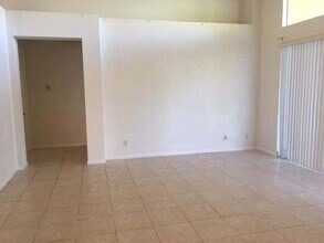 Author Profile 87 tuscany-dr-royal-palm-beach-fl-foto-del-edificio-5