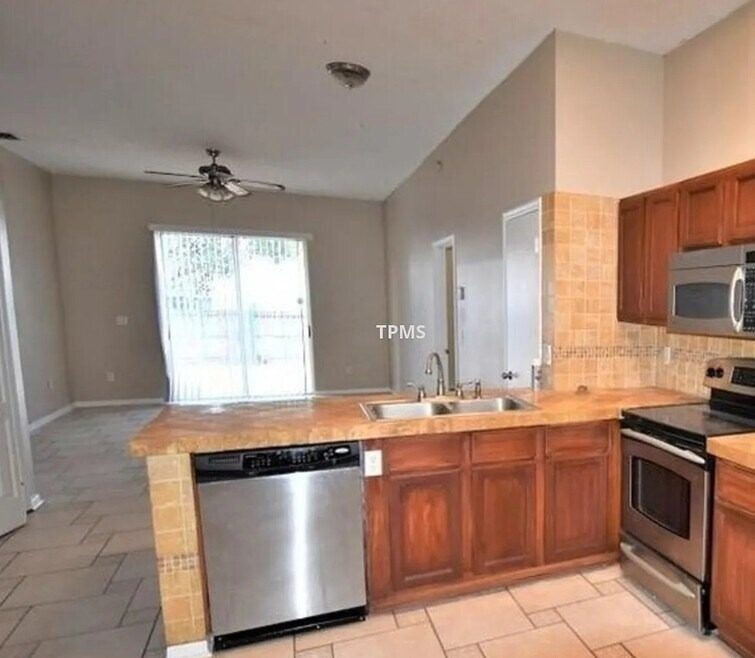 woodbury-oaks-dr-orlando-fl-foto-del-edificio-1