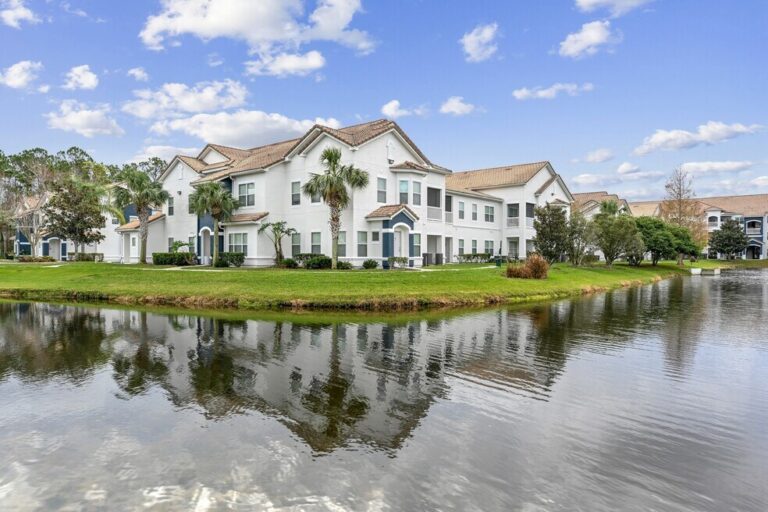 Departamento en RENTA, Florida Orange County Orlando I Drive Halston World Gateway Apartment Homes 9000 Avenue Pointe Cir, Orlando, FL 32821