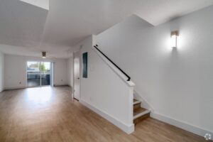 hollow-brook-orlando-fl-2-habitaciones-15-baos-100-m2-escalera