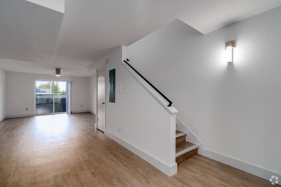 hollow-brook-orlando-fl-2-habitaciones-15-baos-100-m2-escalera