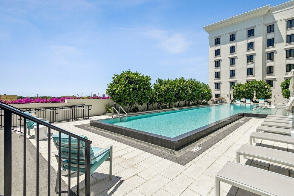 life-time-living-at-gables-station-coral-gables-fl-piscina-1-de-la-estacin-life-time-living